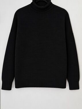 Chelsea & Theodore Black Ribbed Turtleneck Pullover